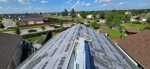 Asphalt shingle roof replacement in Winnipeg - Kab Boot Pro