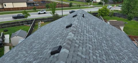 Asphalt shingle roof replacement in Winnipeg - Kab Boot Pro