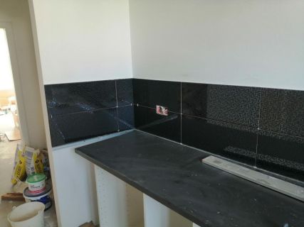 kitchen-backsplash-tile-installers-near-me-winnipeg-kab-boot-pro-1