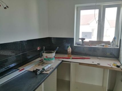 kitchen-backsplash-tile-installers-near-me-winnipeg-kab-boot-pro-3