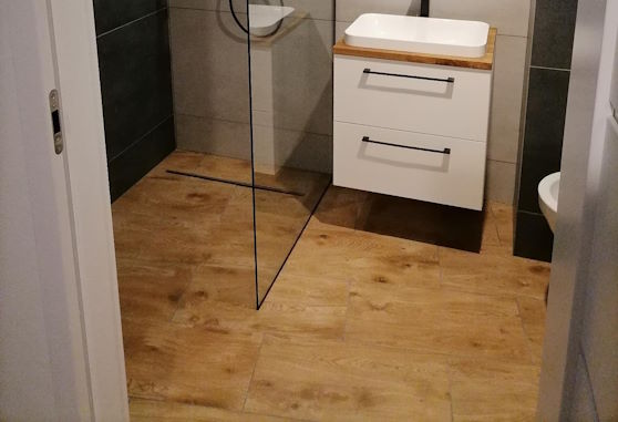 tile-floor-installers-near-me-558×381-1